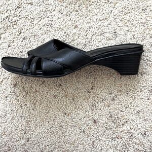 Black Leather Sandals In Box Size 8 1/2